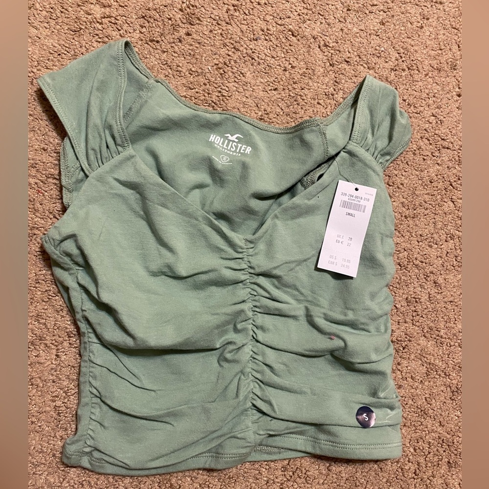 Hollister top!